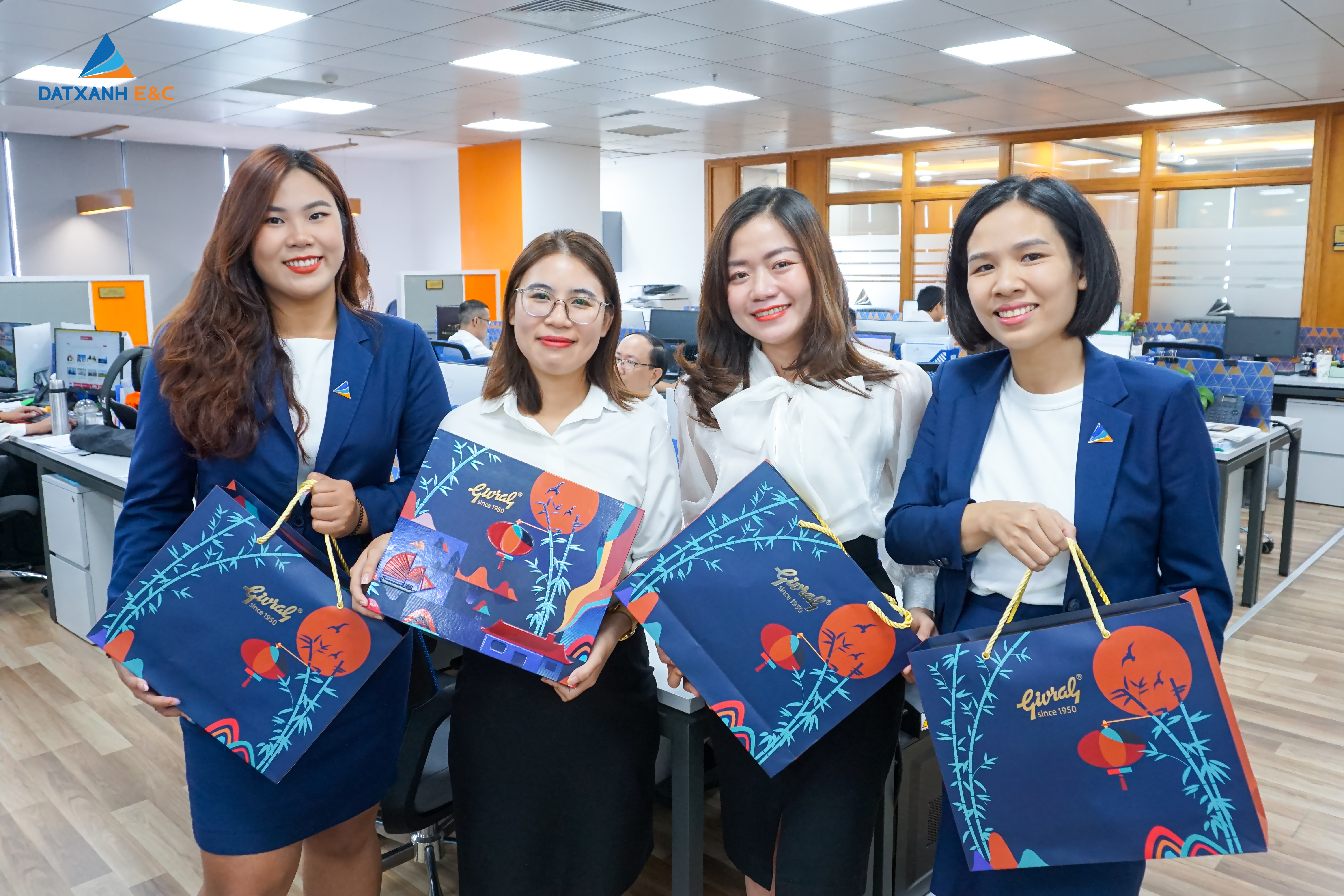 KHÔNG KHÍ TRUNG THU TRÀN NGẬP ĐẤT XANH E&C